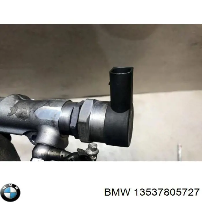 Купити 0445216015 BMW Розподільник палива