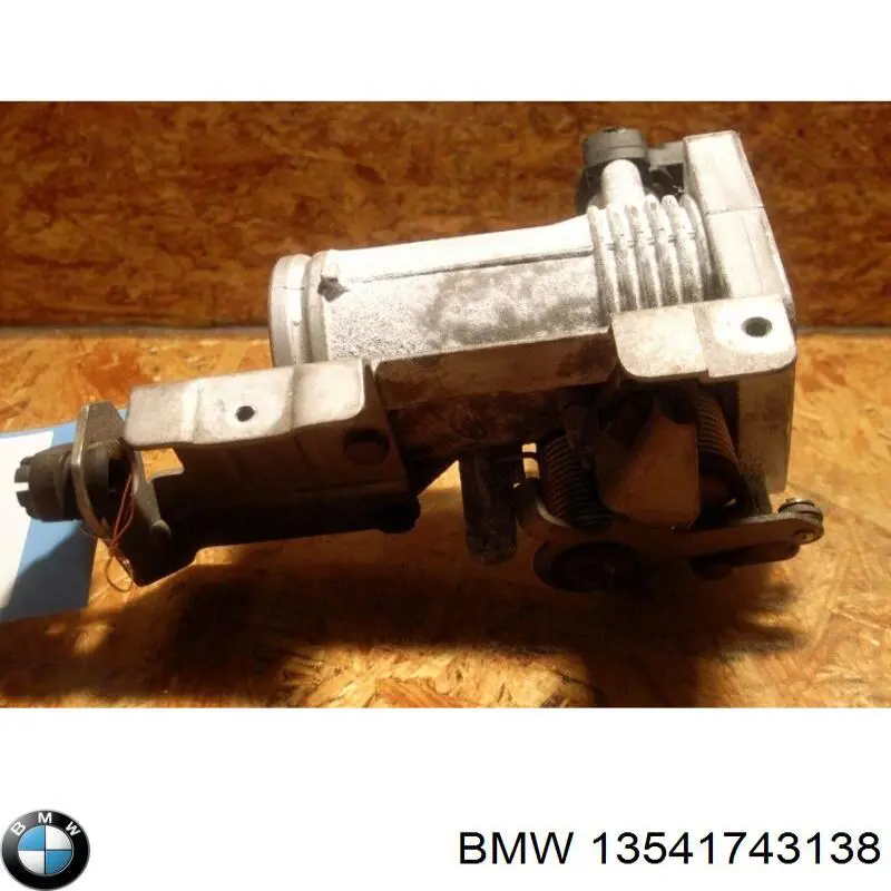 Блок дросельної заслінки BMW 1743138 ціна, від 10.44 USD