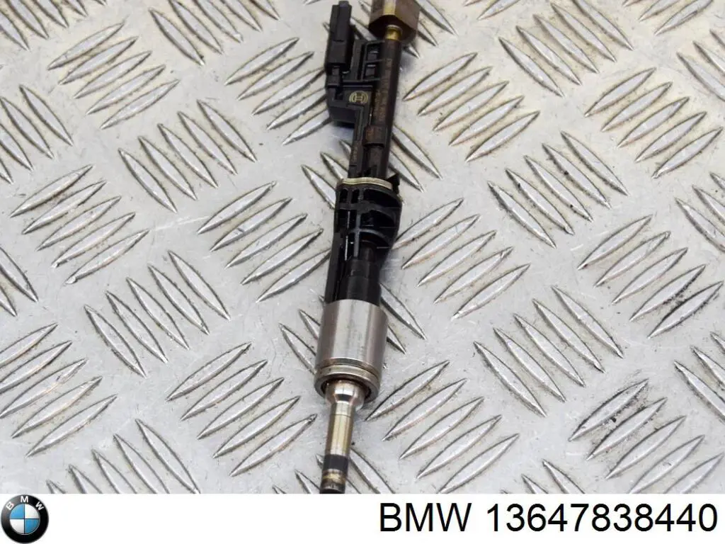 Паливні форсунки 13647838440 BMW
