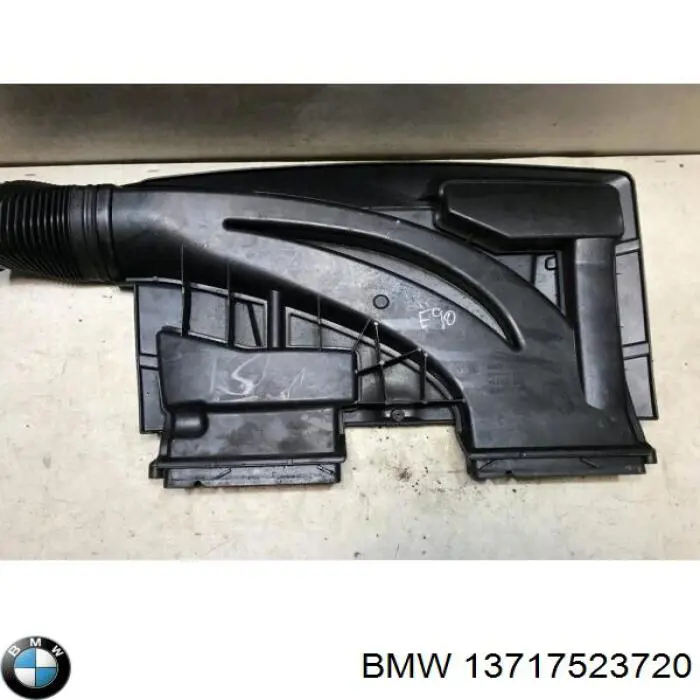 Купити 13717560918 BMW Патрубок повітряний, вхід повітряного фільтра
