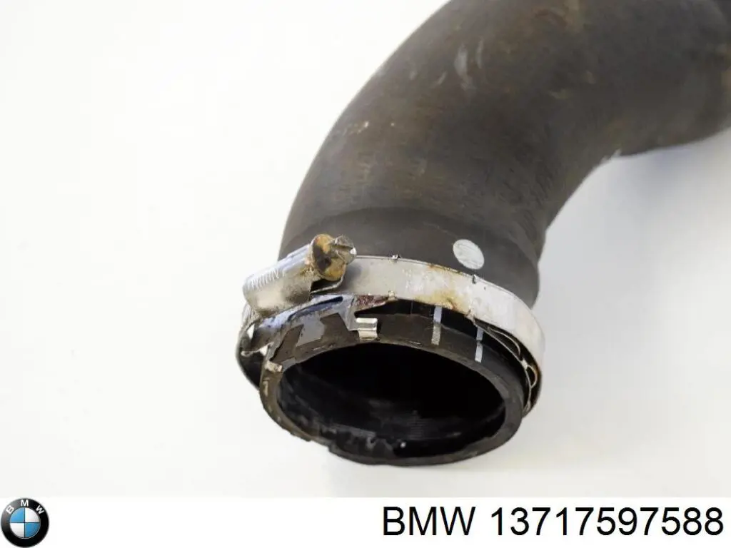 Купити 13717597588 BMW Шланг/патрубок интеркуллера