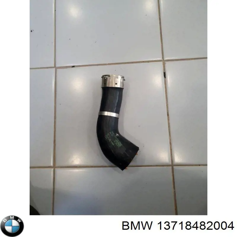 13718482004 BMW Трубка, що нагнітається