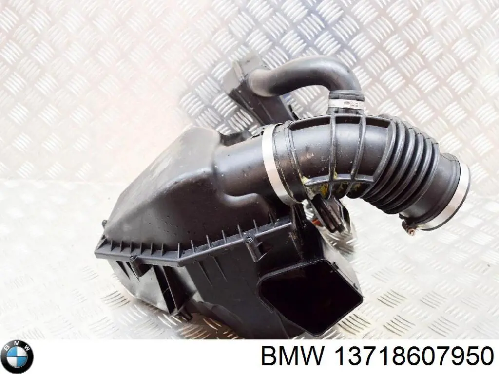 Резонатор повітряного фільтра BMW 13718607950 ціна, від 44.33 USD