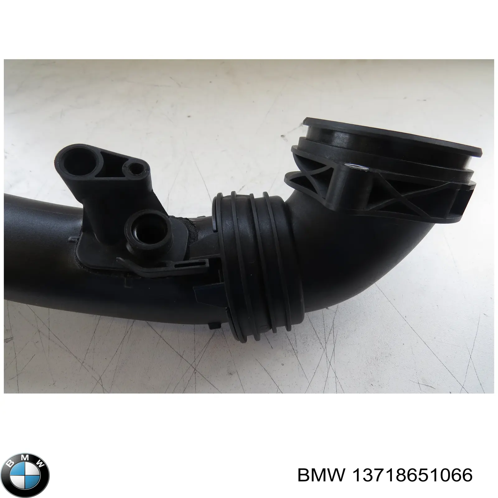 Патрубок повітряний, вхід в турбіну (наддув) BMW 13718651066 ціна, від 354.67 USD
