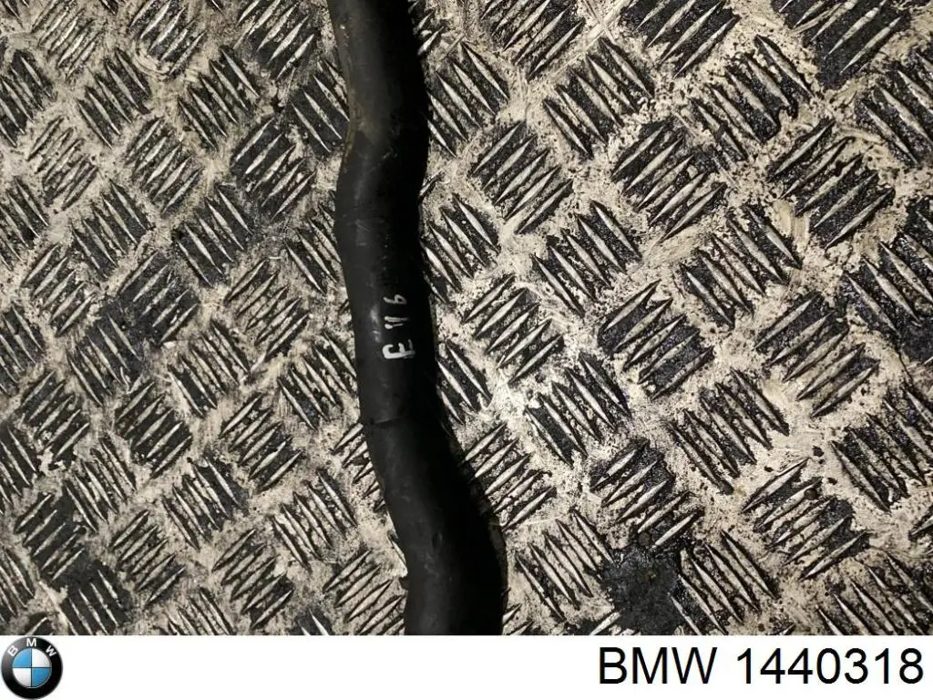 Патрубок вентиляції картера 1440318 BMW