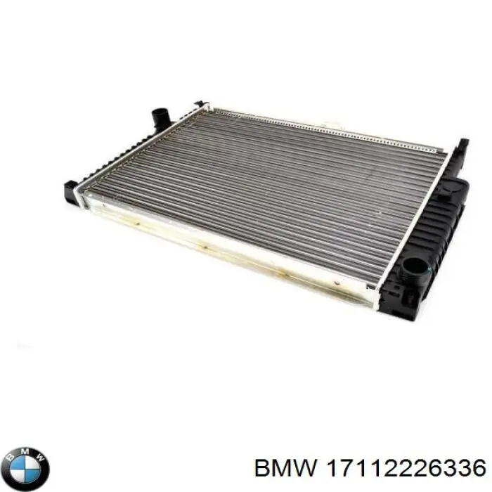 Радіатор охолодження BMW 17112226336