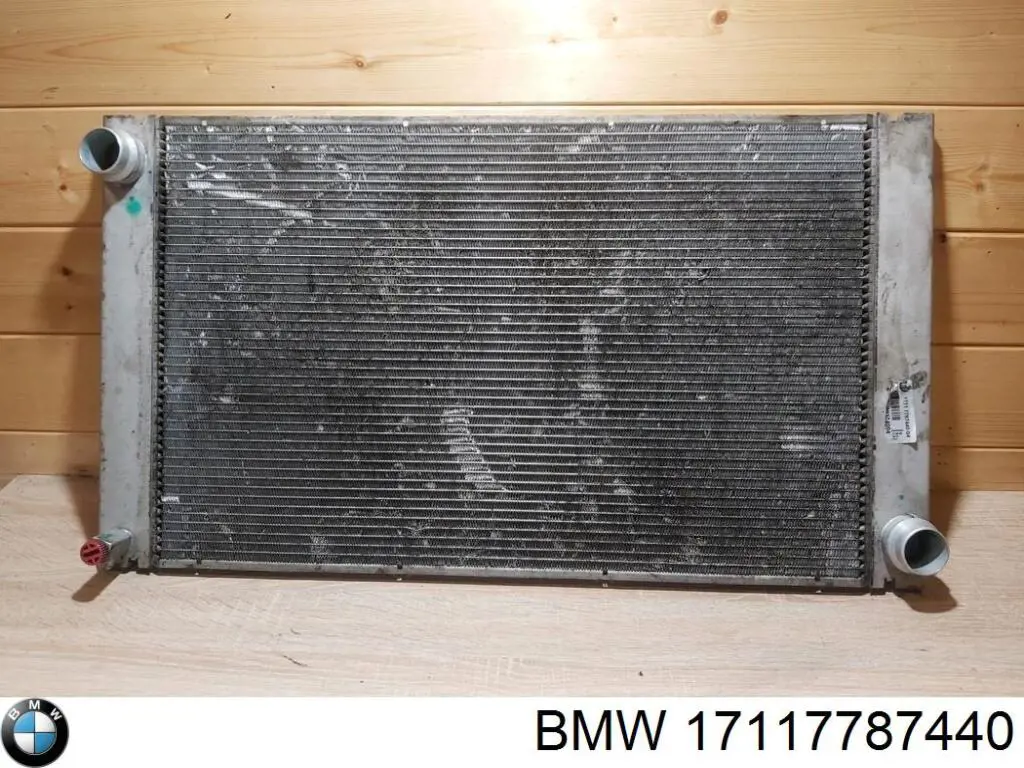 Радіатор 7787440 BMW