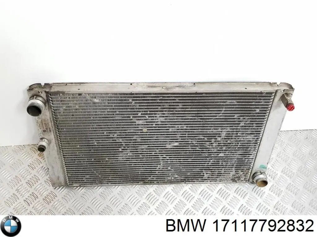 Купити 17117792832 BMW Радіатор двигуна