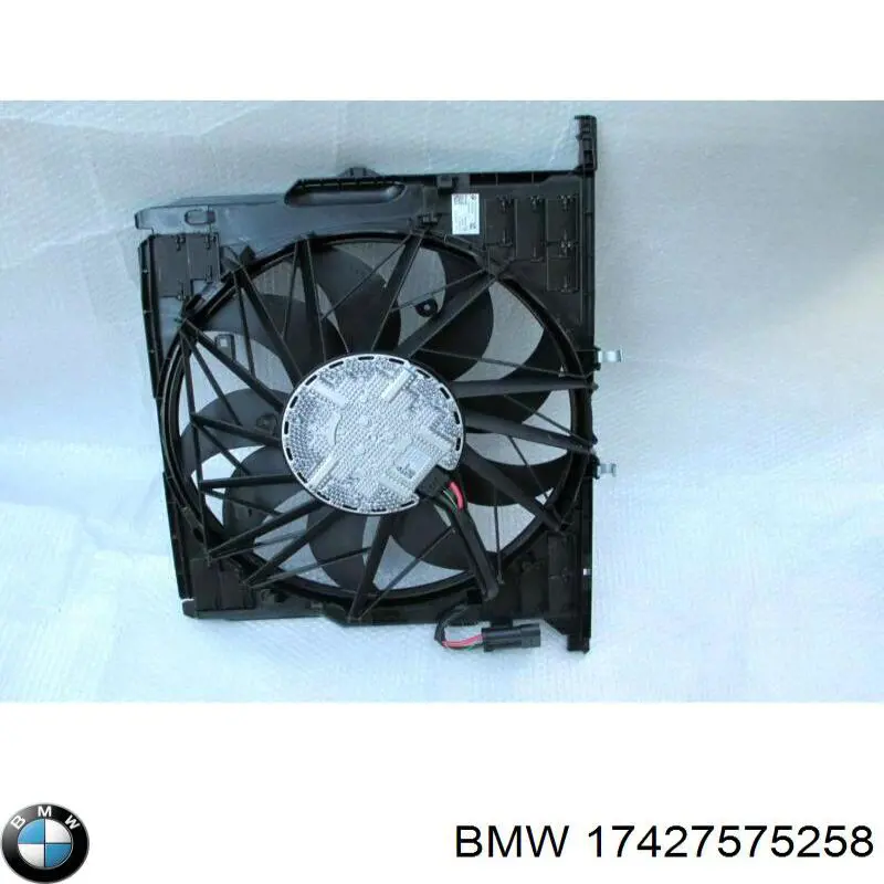 Дифузор (кожух) радіатора охолодження 17117611348 BMW