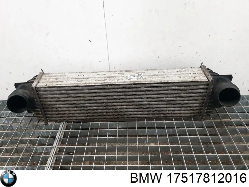 Купити 17517812016 BMW Радіатор интеркуллера