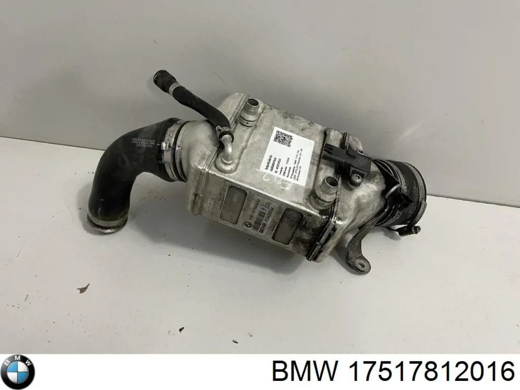 17517812016 BMW радіатор интеркуллера