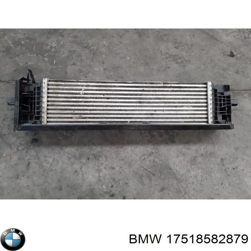 Купити 17518582879 BMW Радіатор интеркуллера