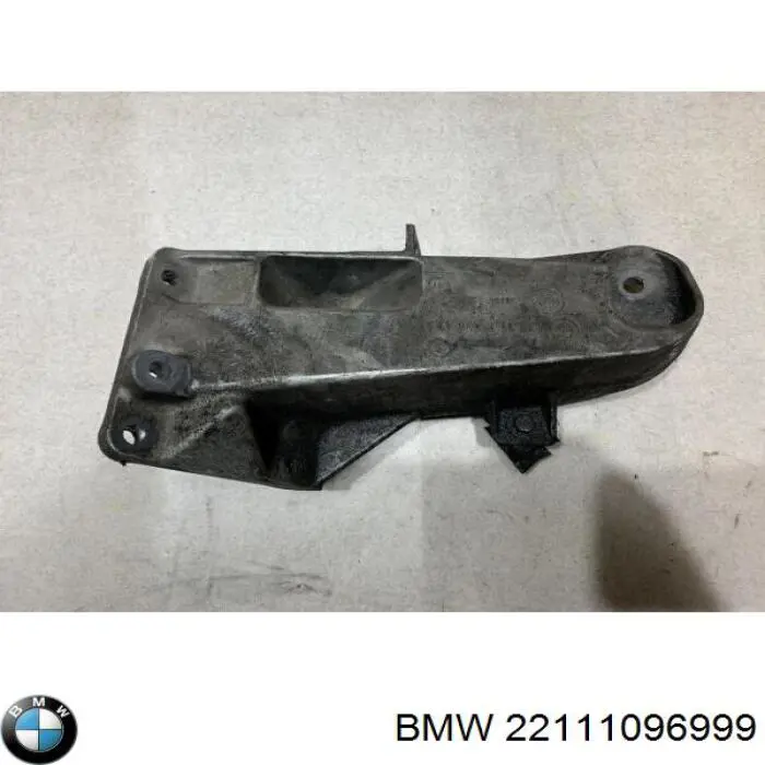 Кронштейн подушки (опори) двигуна, лівої BMW 22111096999 ціна, від 46.97 USD
