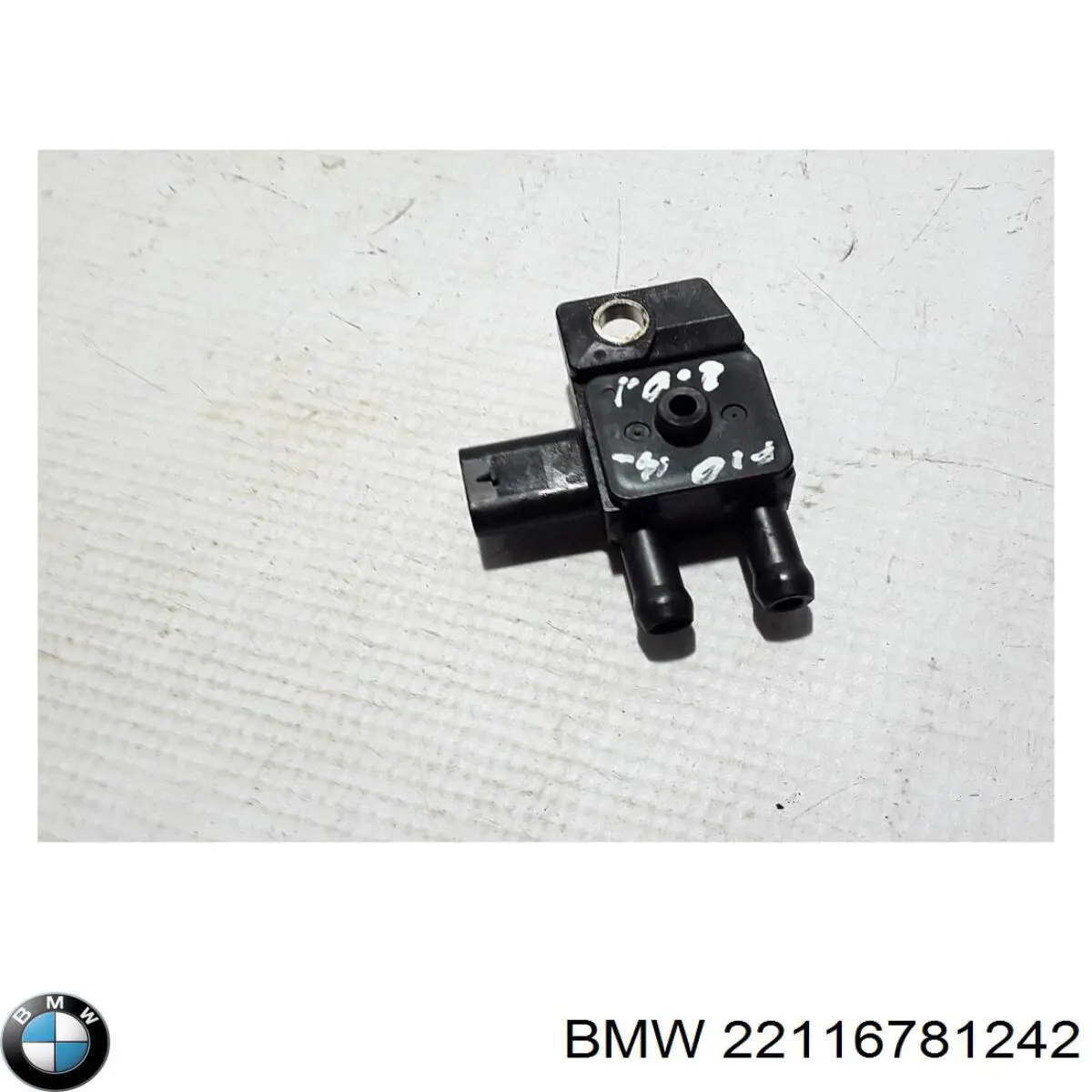 Кронштейн подушки (опори) двигуна, правої 22116781242 BMW