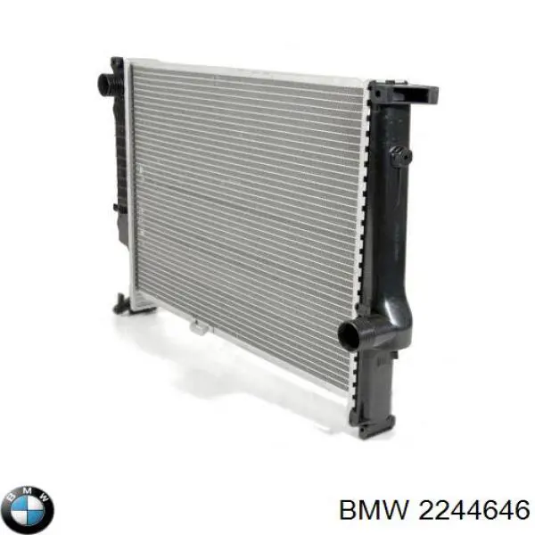 Купити 2244646 BMW Радіатор двигуна