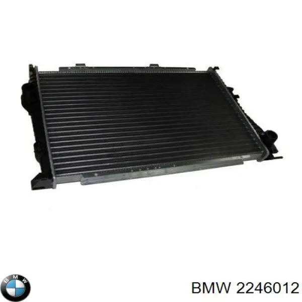 2246012 BMW Радіатор охолодження двигуна