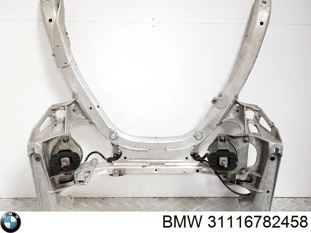 Купити Підрамник передній BMW 5  E61