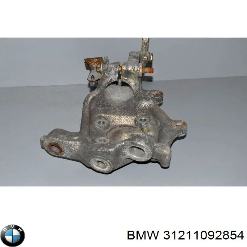 31211092854 BMW Цапфа - поворотний кулак передній, правий
