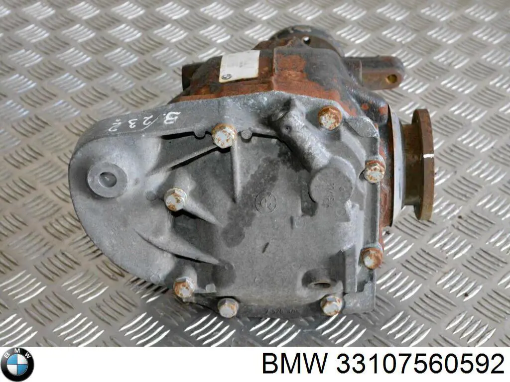 Купити 33107560592 BMW Редуктор колісний моста заднього