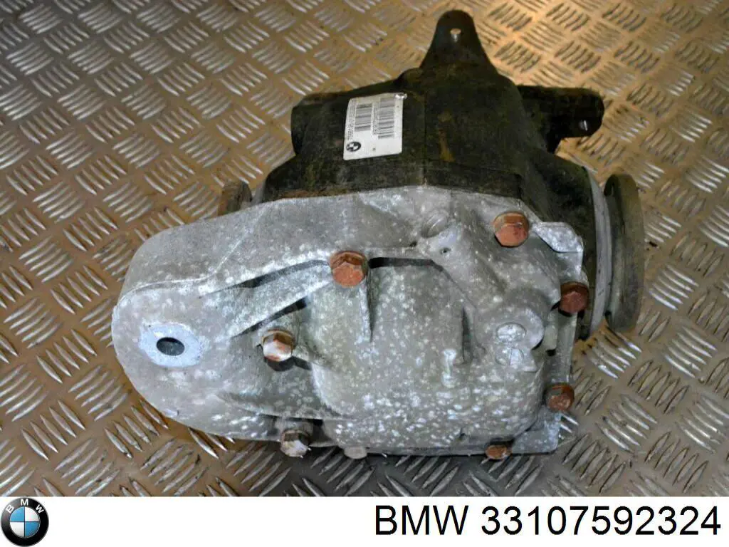 33107592324 BMW Задній редуктор