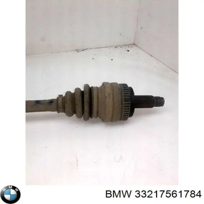 33217561784 BMW Піввісь задня, права