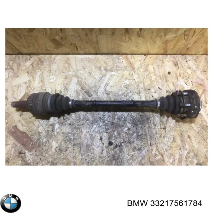 Купити 33217561784 BMW Піввісь задня, права