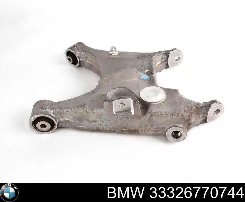 33326770744 BMW Балансир задній нижній, правий