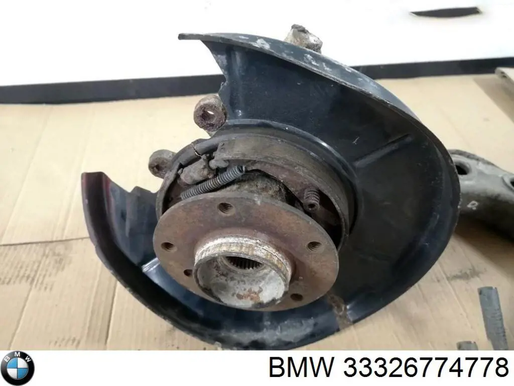 Цапфа - поворотний кулак задній, правий BMW 33326774778 ціна, від 63.33 USD