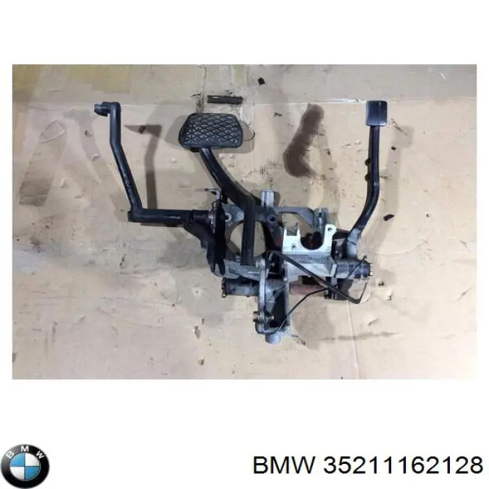 Педаль і привід механізму управління гальмами (привід гальмівного крана) на BMW 5 (E39)