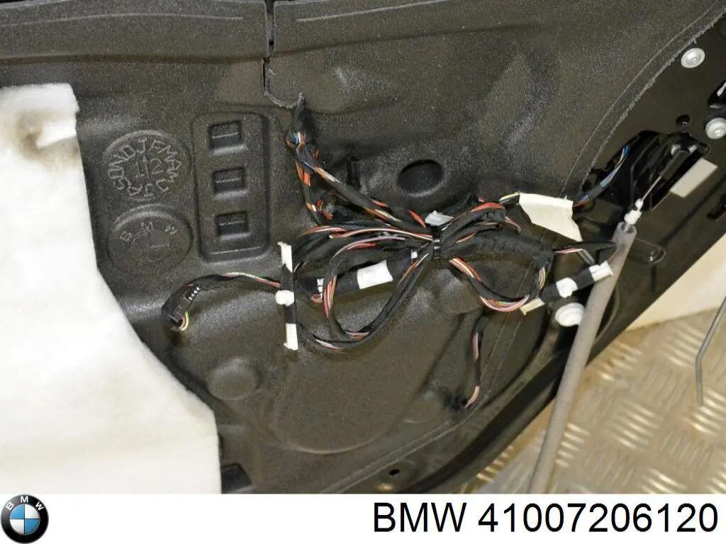 Двері задні, праві 41009628758 BMW
