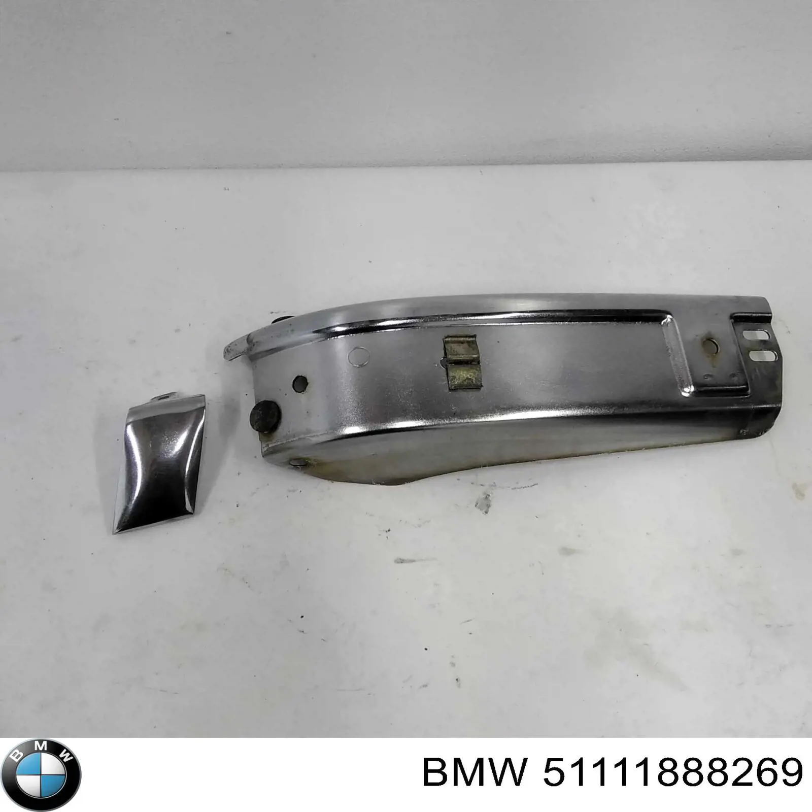 51111888269 BMW 