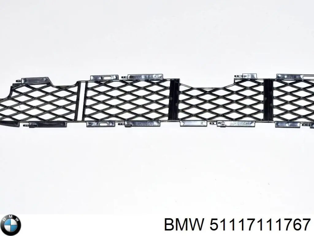 Решітка переднього бампера, центральна Signeda PBM07095GA ціна, від 17.58 USD