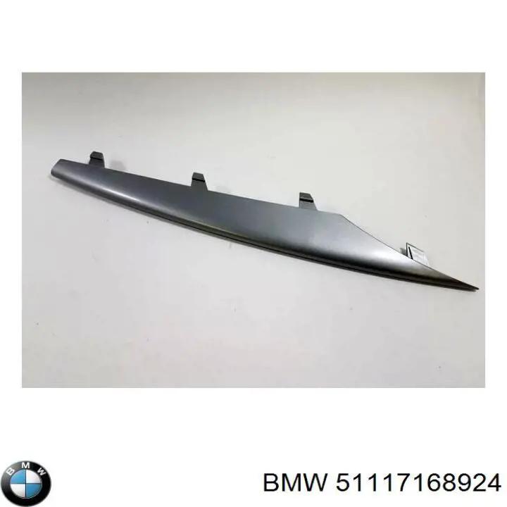 51117168924 BMW молдинг решітки переднього бампера, правий