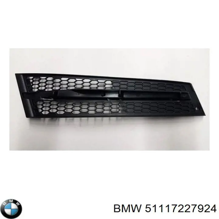 51117227924 BMW Решітка переднього бампера, права