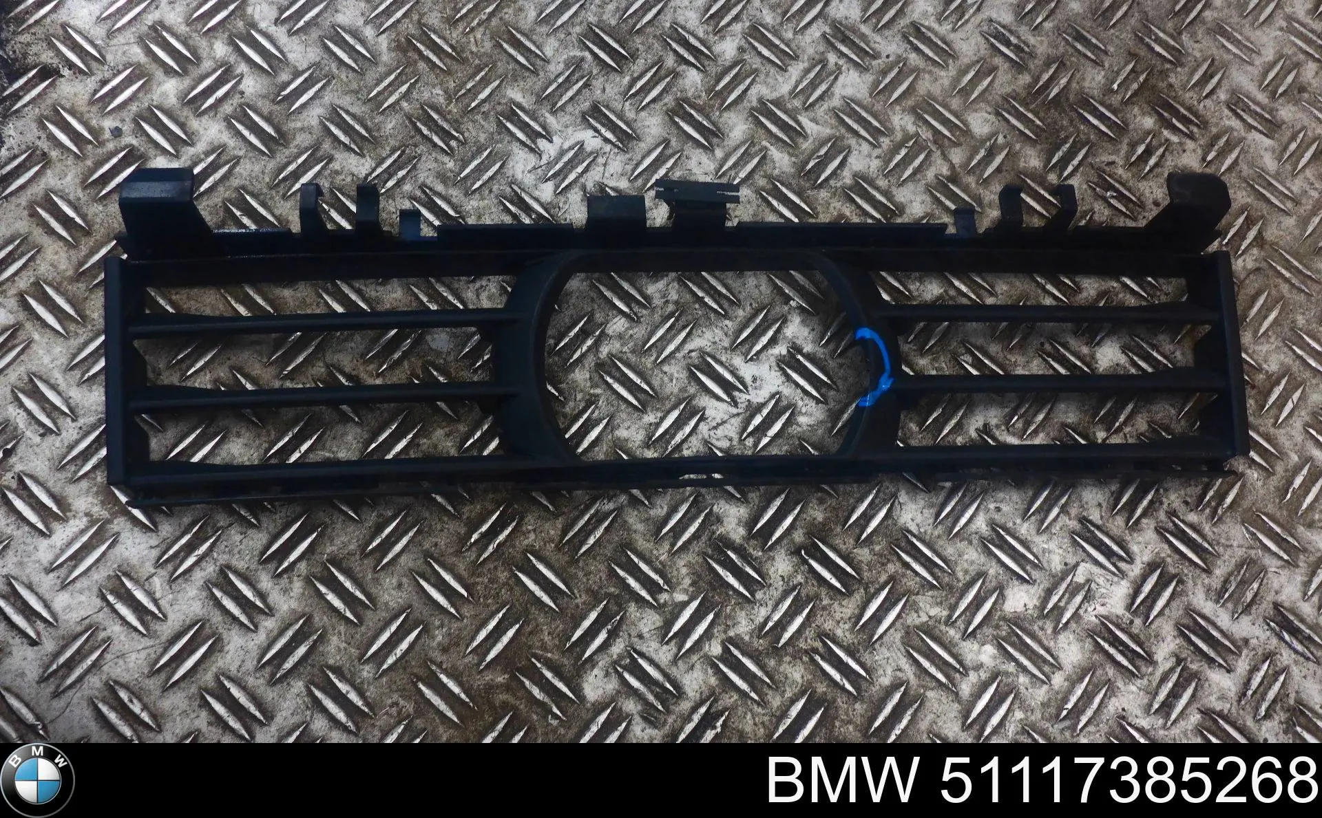 51117385268 BMW Решітка переднього бампера, центральна