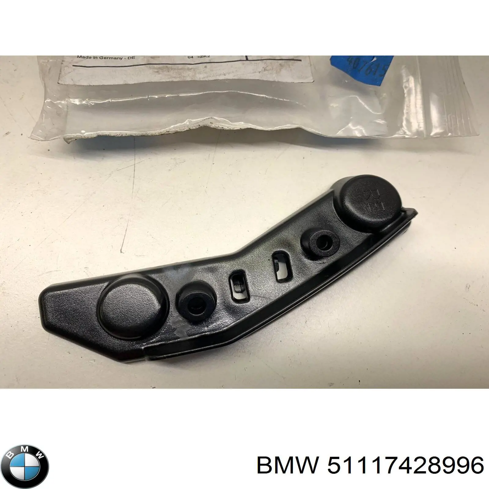 51117428996 BMW Направляюча переднього бампера, права