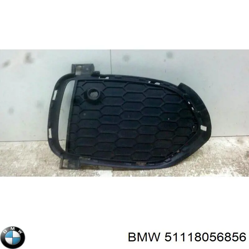 51118056856 BMW Решітка переднього бампера, права