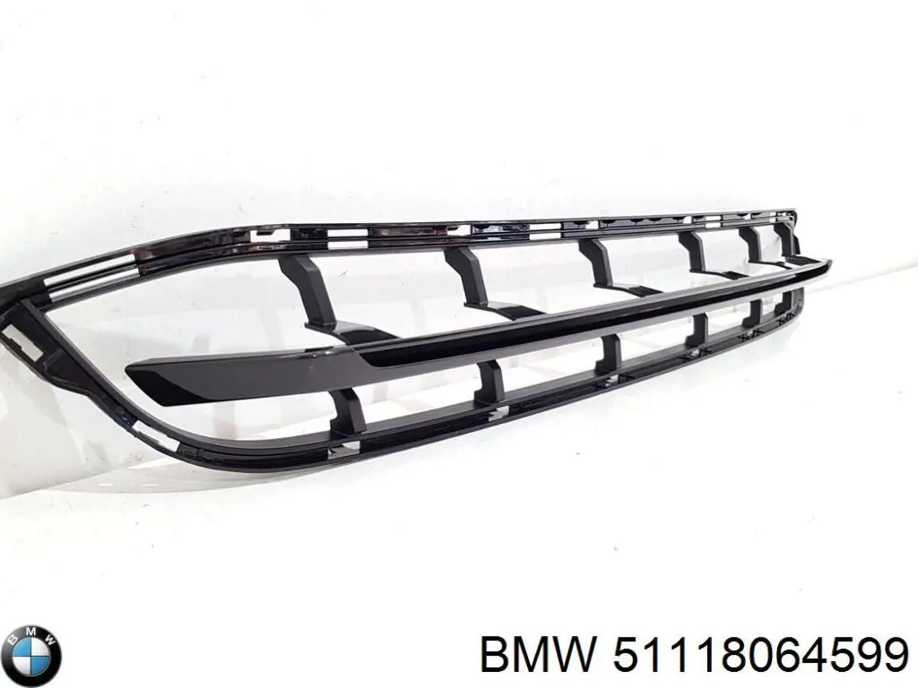 51118064599 BMW Решітка переднього бампера, центральна