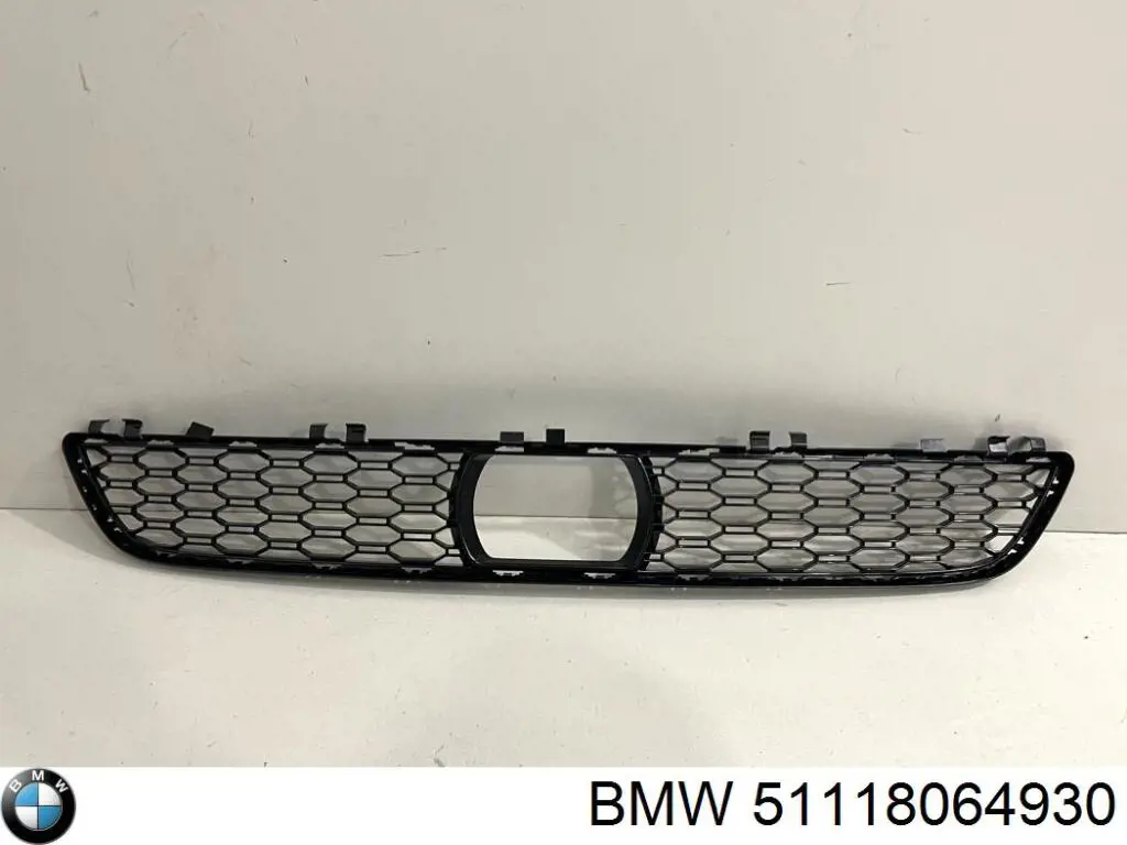 Решітка переднього бампера, центральна BMW 51118064930 ціна, від 31.71 USD