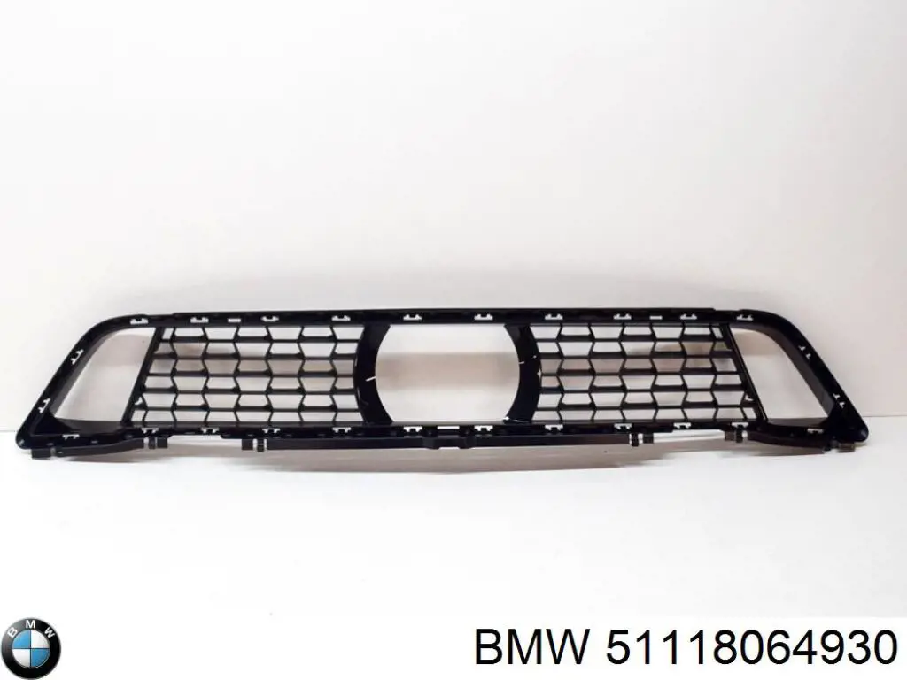 51118064930 BMW Решітка переднього бампера, центральна