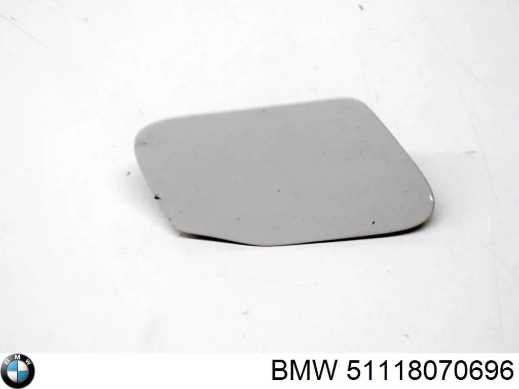 51118070696 BMW Накладка форсунки омивача фари передньої