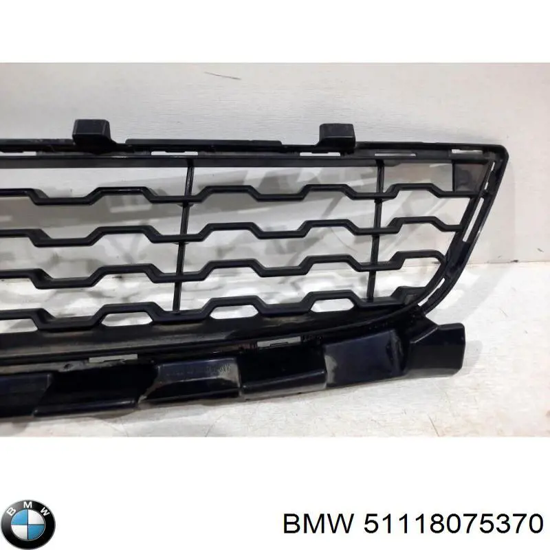 51118075370 BMW Решітка переднього бампера, центральна