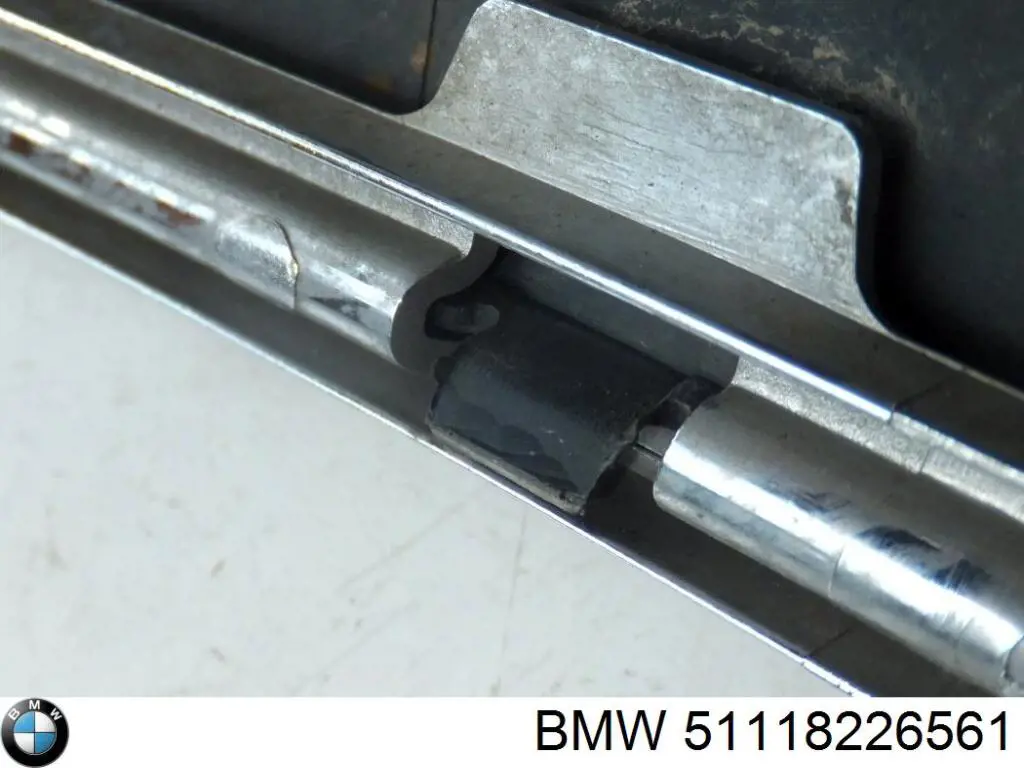 Накладка бампера переднього, ліва BMW 51118226561 ціна, від 5.21 USD