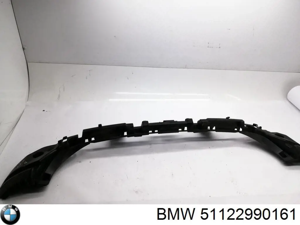 51122990161 BMW Кронштейн бампера заднього, центральний