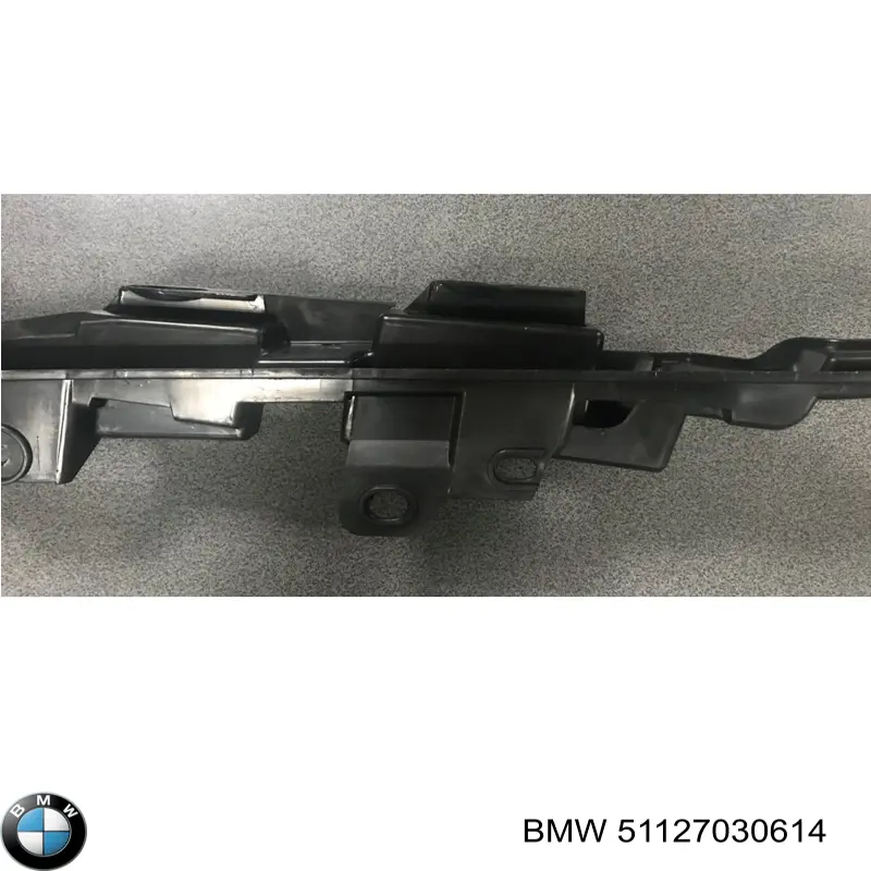 Купити 51127030614 BMW Направляюча заднього бампера, права