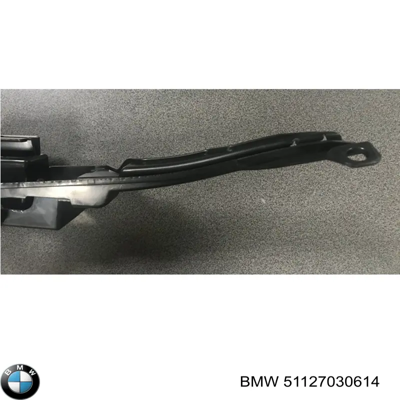 Направляюча заднього бампера, права 51127030614 BMW