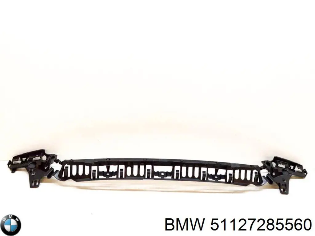 51127285560 BMW Кронштейн бампера заднього, центральний