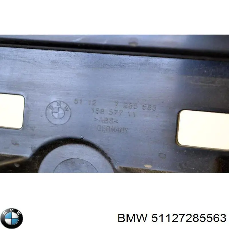 Кронштейн бампера заднього, центральний 51127285563 BMW