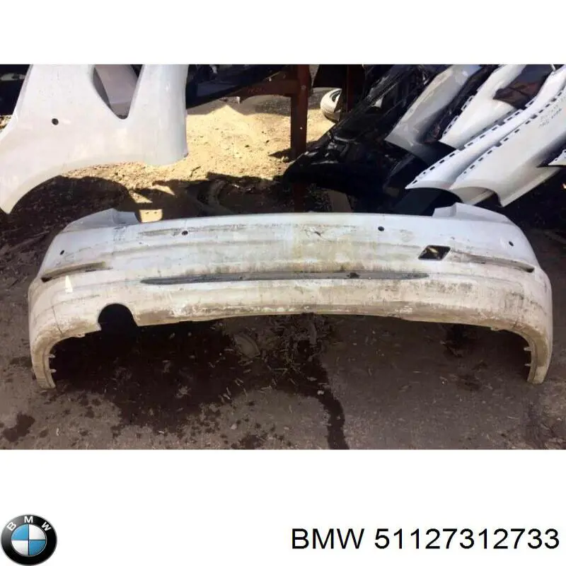 Бампер задній 51127312733 BMW