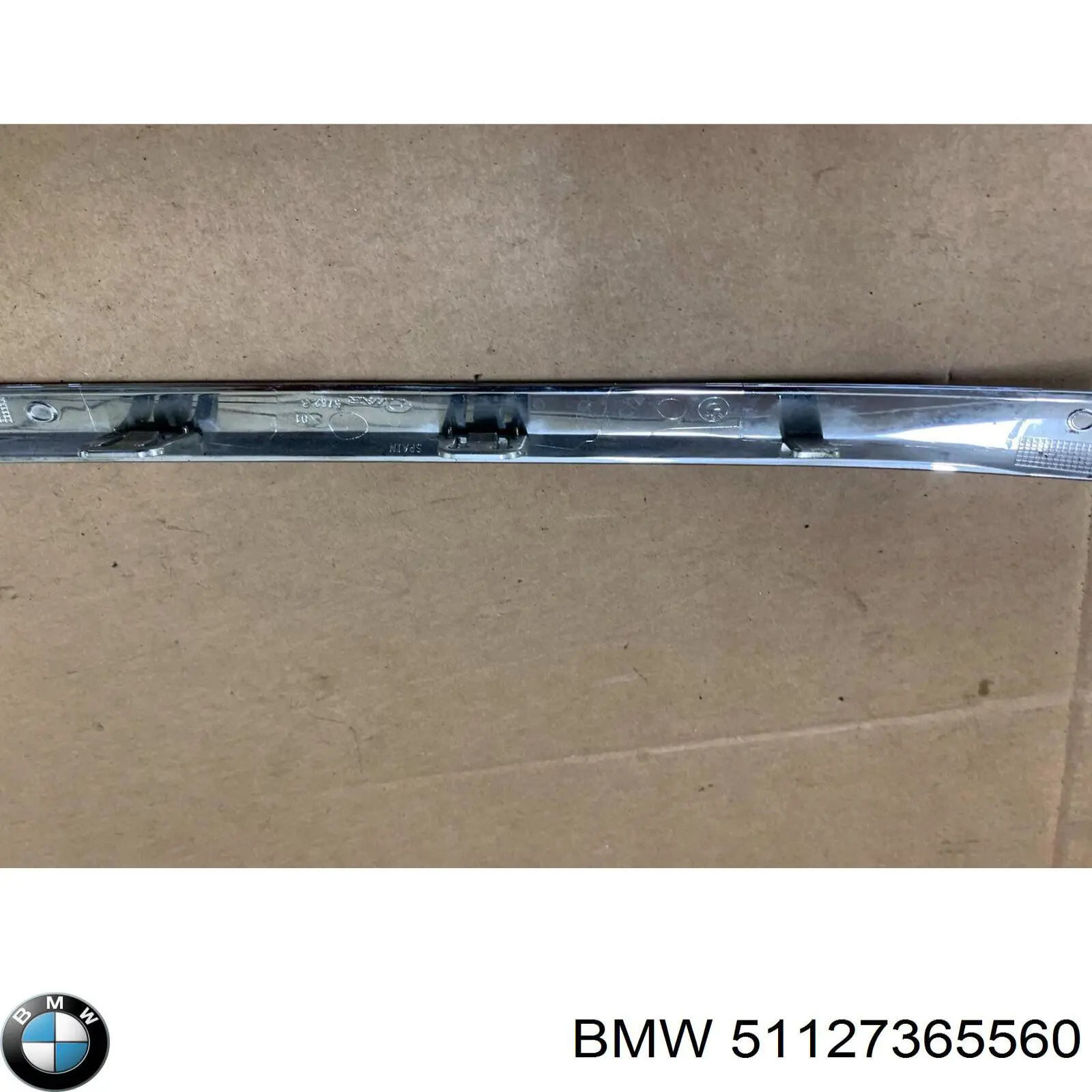 51127365560 BMW Молдинг заднього бампера, правий